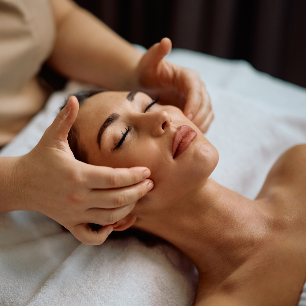 Массаж лица пластический / скульптурный